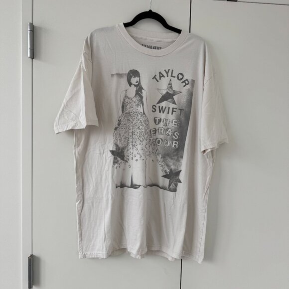 Taylor Swift | The Eras Tour Photo Oversized T-Shirt - Picture 1 of 3